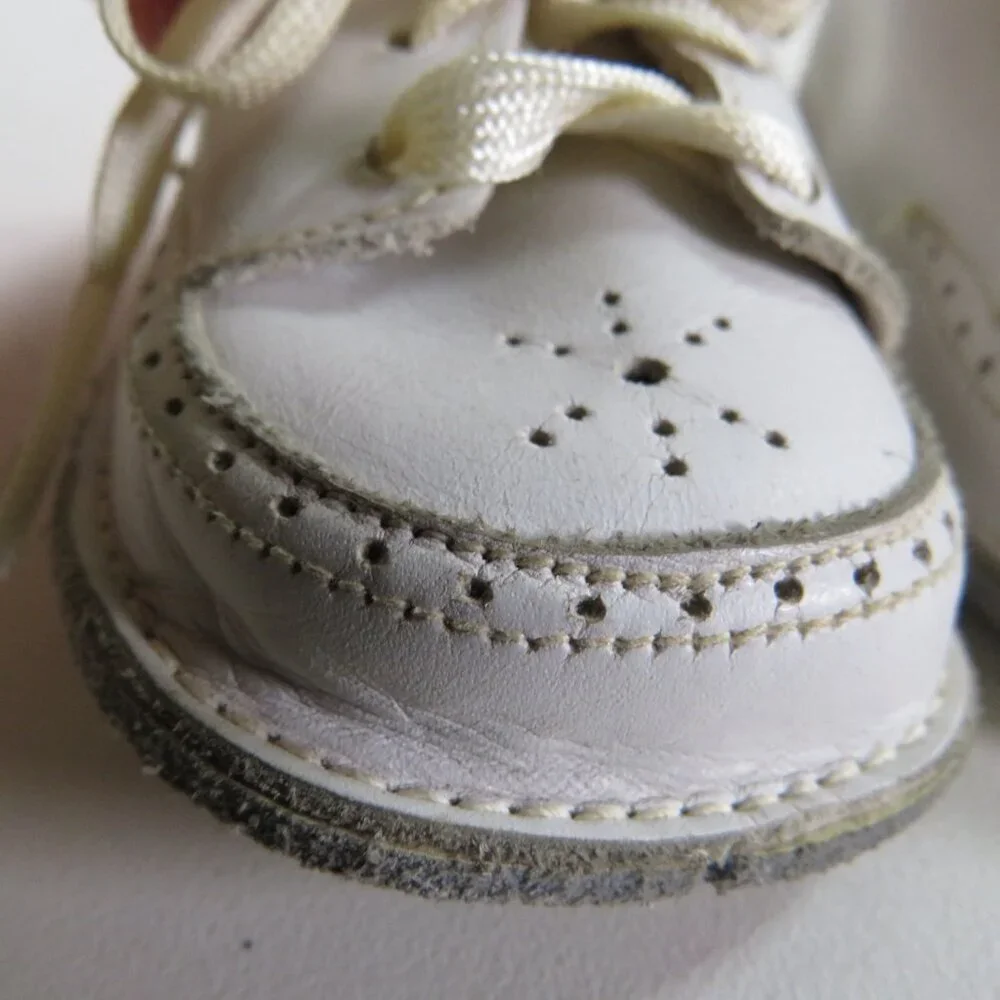 Baby Vintage White Leather Baby Shoes Scott's Shoes size 13W with original box